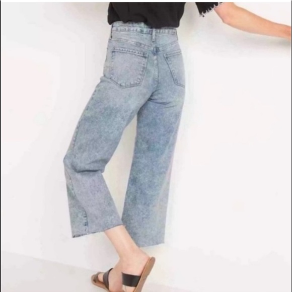 Extra High-Waisted
Wide-Leg Raw-hem - Picture 2 of 4